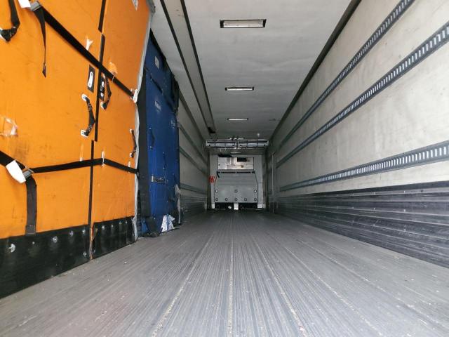 1UYVS2533AU834063 - 2010 UTILITY VS2RA أبيض صورة 6