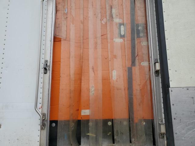 1UYVS2534AU834055 - 2010 UTILITY VS2RA 白色 照片 5