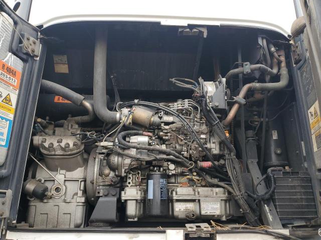 1UYVS2534AU834055 - 2010 UTILITY VS2RA 白色 照片 7