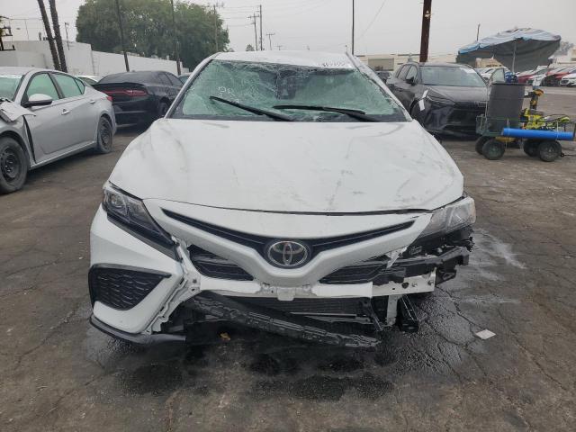 4T1T11AK8RU246280 - 2024 TOYOTA CAMRY SE NIGHT SHADE GRAY photo 5