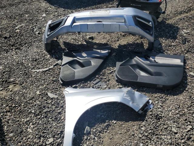 JF2SJAGC4JH525143 - 2018 SUBARU FORESTER 2.5I PREMIUM Srebrny zdjęcie 13