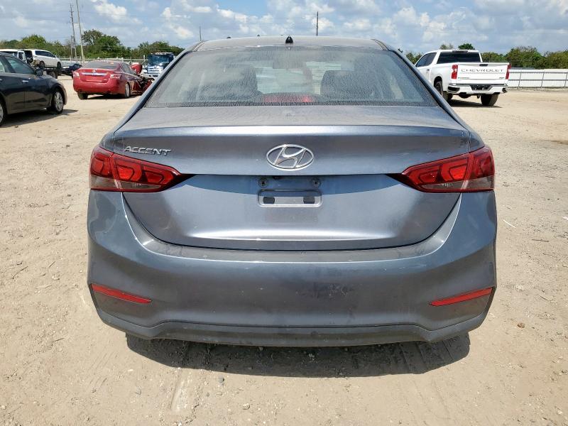 3KPC24A35JE007364 - 2018 HYUNDAI ACCENT SE Gris foto 6