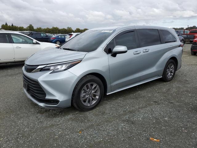2021 TOYOTA SIENNA LE, 
