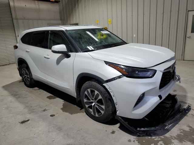 5TDGZRBH5NS564856 - 2022 TOYOTA HIGHLANDER XLE 白色 照片 4