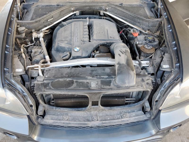 5UXZV4C52D0B17321 - 2013 BMW X5 XDRIVE35I ნაცრისფერი ფოტო 12