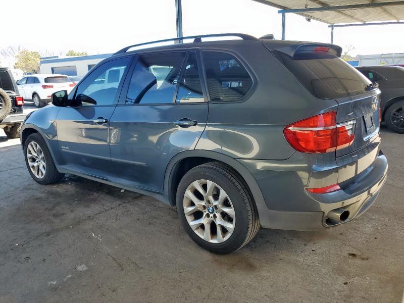 5UXZV4C52D0B17321 - 2013 BMW X5 XDRIVE35I ნაცრისფერი ფოტო 2