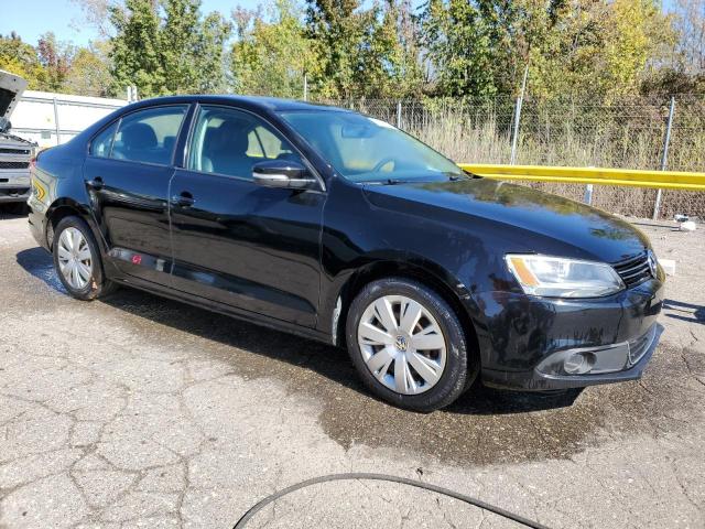 3VWD17AJ3EM424319 - 2014 VOLKSWAGEN JETTA SE შავი ფოტო 4