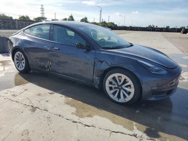 5YJ3E1EA0NF372114 - 2022 TESLA MODEL 3 Gümüş foto 4