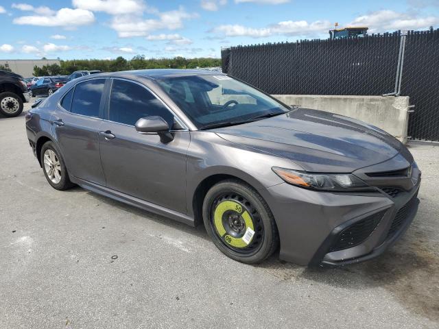 4T1T11AK8NU683108 - 2022 TOYOTA CAMRY SE GRAY photo 4