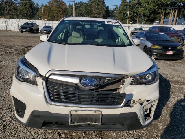 JF2SKAGC8KH454270 - 2019 SUBARU FORESTER PREMIUM Weiß Foto 5