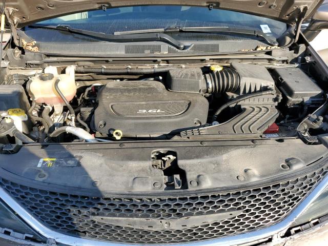 2C4RC1CG5JR100955 - 2018 CHRYSLER PACIFICA LX Коричневий фото 12