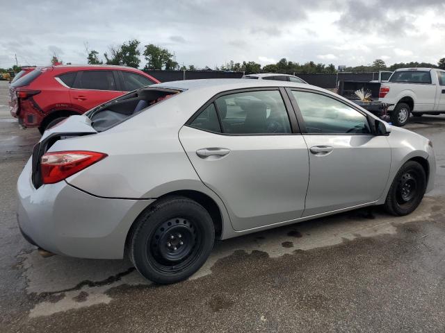 2T1BURHE9JC121988 - 2018 TOYOTA COROLLA L SILVER photo 3