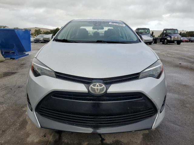 2T1BURHE9JC121988 - 2018 TOYOTA COROLLA L SILVER photo 5