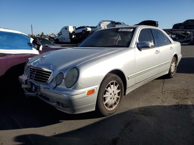 2001 MERCEDES-BENZ E 320, 