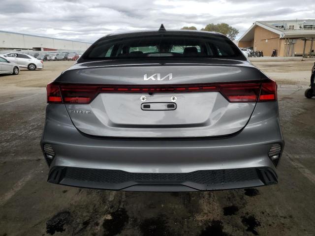 3KPF24AD2PE629564 - 2023 KIA FORTE LX GRAY photo 6