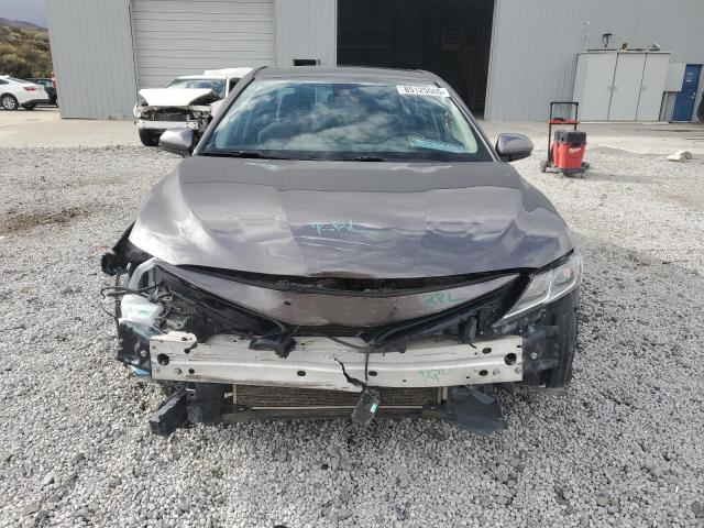 4T1C11AK5NU700236 - 2022 TOYOTA CAMRY LE ნაცრისფერი ფოტო 5