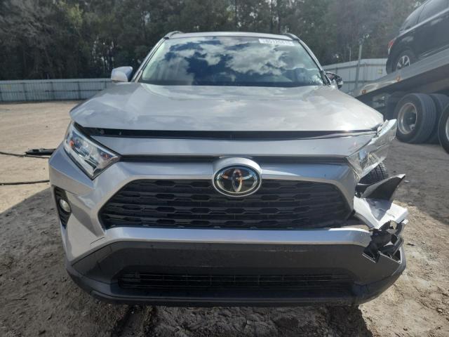 JTMW1RFV8KD010592 - 2019 TOYOTA RAV4 XLE GRAY photo 5