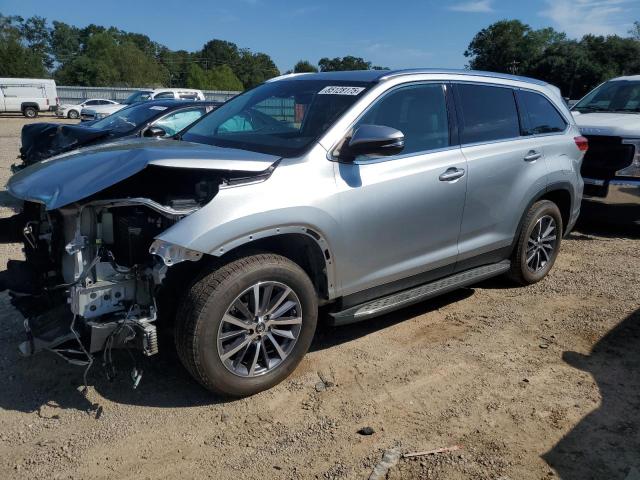 2019 TOYOTA HIGHLANDER SE, 