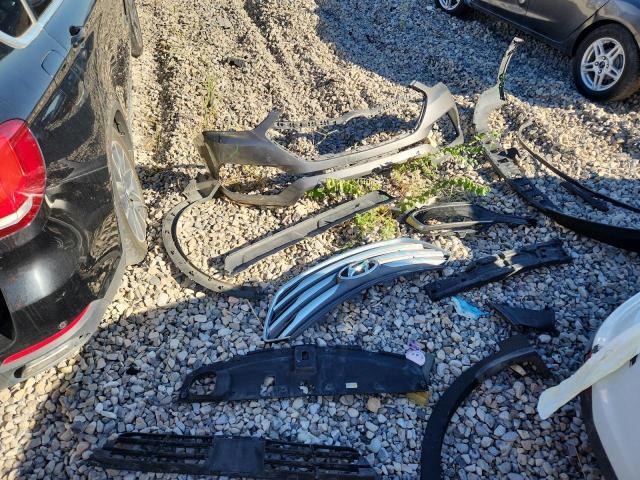 5XYZWDLA6HG409627 - 2017 HYUNDAI SANTA FE SPORT GRAY photo 12