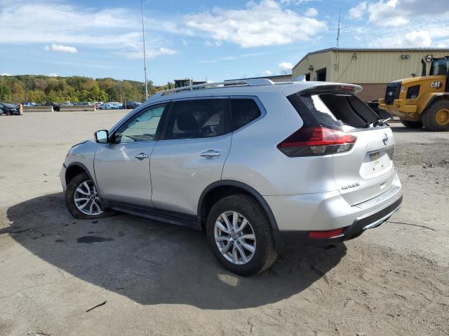 JN8AT2MVXJW329238 - 2018 NISSAN ROGUE S SILVER photo 2