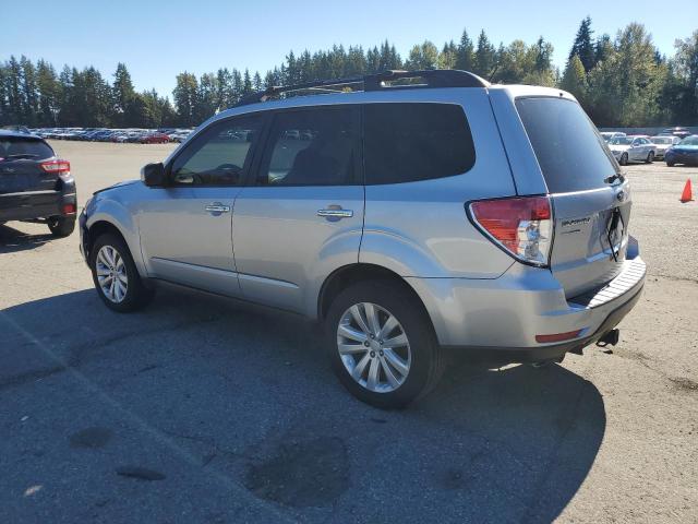 JF2SHADC4CH418581 - 2012 SUBARU FORESTER 2.5X PREMIUM SILVER photo 2