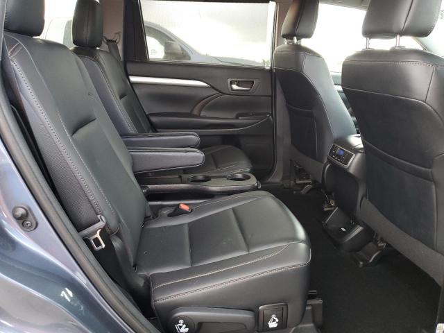 5TDKZRFH1KS309170 - 2019 TOYOTA HIGHLANDER SE BLUE photo 11