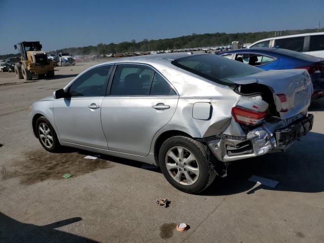 4T1BF3EK1BU763073 - 2011 TOYOTA CAMRY BASE Srebrny zdjęcie 2