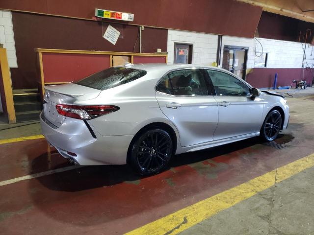4T1K61AK0RU906535 - 2024 TOYOTA CAMRY XSE SILVER photo 3