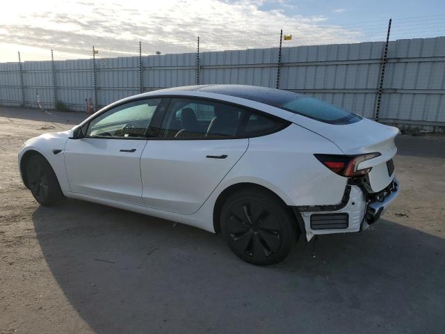 5YJ3E1EA1SF004536 - 2025 TESLA MODEL 3 WHITE photo 2