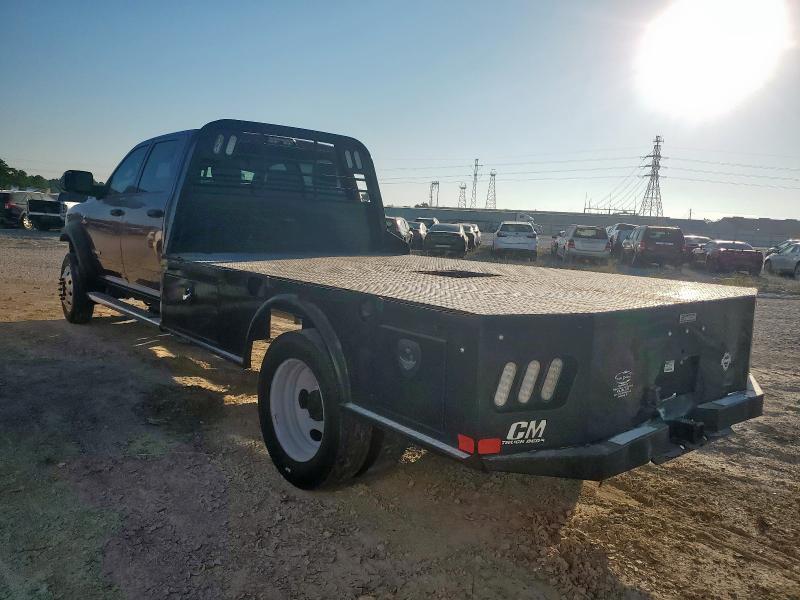 3C7WRNFL1LG259971 - 2020 RAM 5500 BURGUNDY photo 2