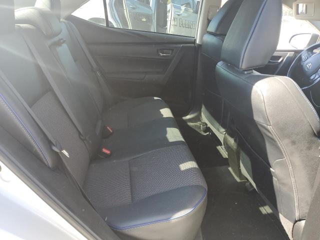 5YFBURHE4JP760604 - 2018 TOYOTA COROLLA L 银色 照片 10