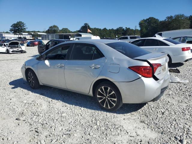 5YFBURHE4JP760604 - 2018 TOYOTA COROLLA L 银色 照片 2