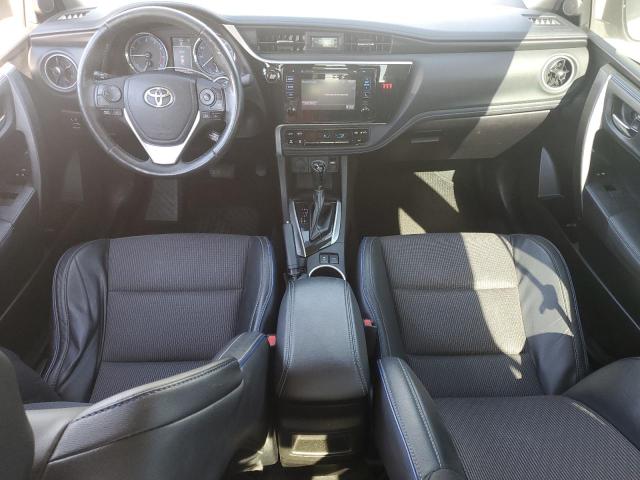 5YFBURHE4JP760604 - 2018 TOYOTA COROLLA L 银色 照片 8