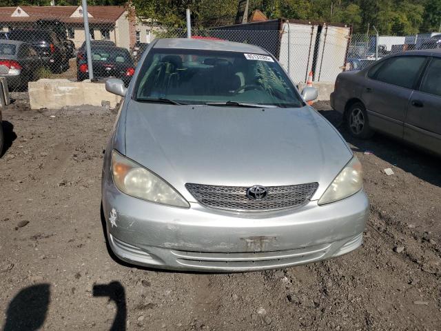 4T1BE32K92U053314 - 2002 TOYOTA CAMRY LE SILVER photo 5