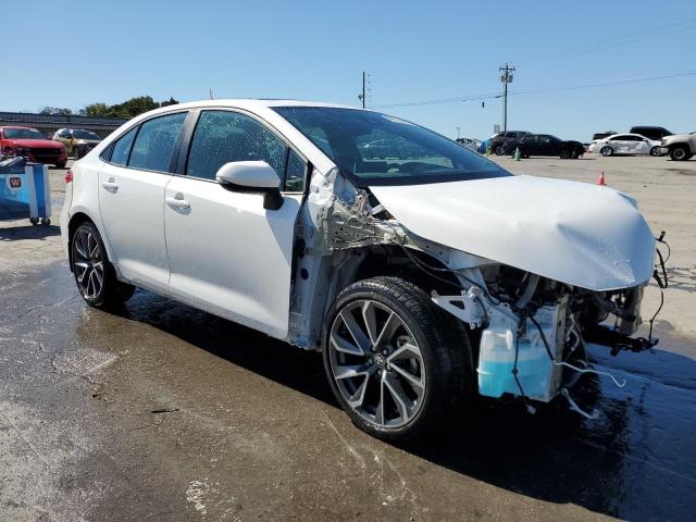 5YFM4MCE8MP062715 - 2021 TOYOTA COROLLA SE Ақ фото 4