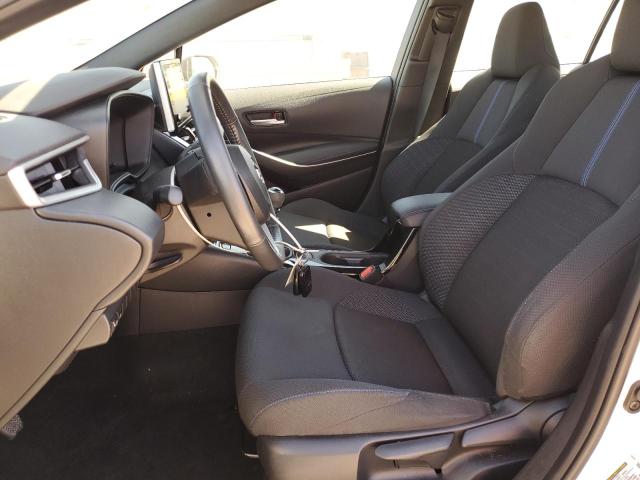 5YFM4MCE8MP062715 - 2021 TOYOTA COROLLA SE Ақ фото 7