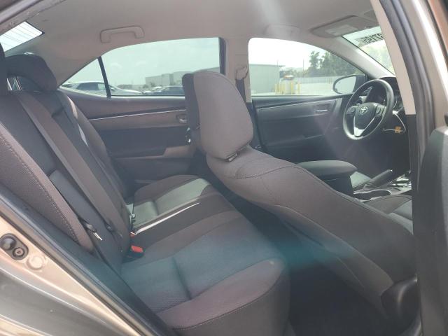 5YFBURHE3JP796669 - 2018 TOYOTA COROLLA L BROWN photo 10