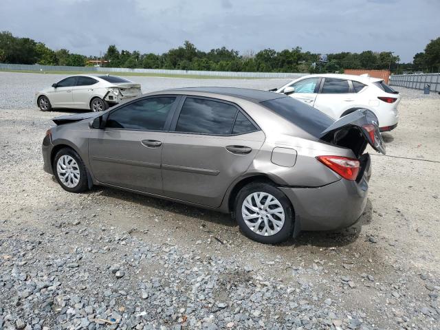 5YFBURHE3JP796669 - 2018 TOYOTA COROLLA L BROWN photo 2