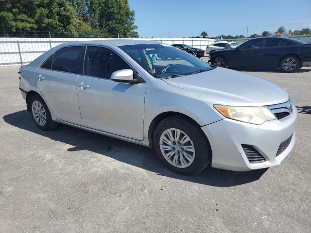 4T1BF1FK5CU059964 - 2012 TOYOTA CAMRY BASE Silber Foto 4