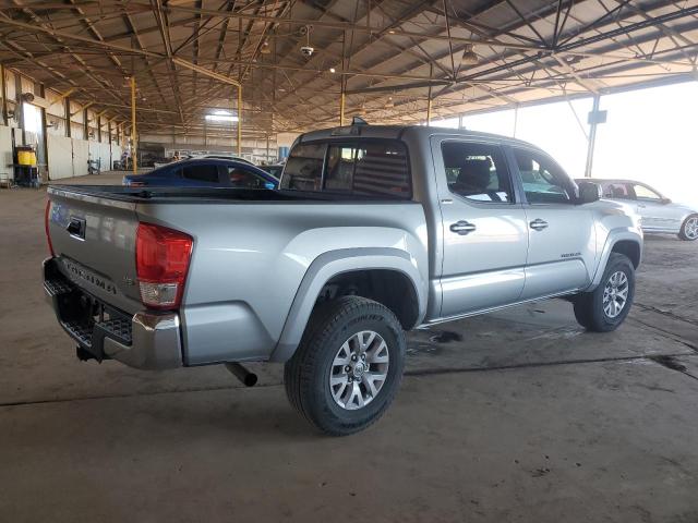 3TMAZ5CN1HM038067 - 2017 TOYOTA TACOMA DOUBLE CAB فضي صورة 3