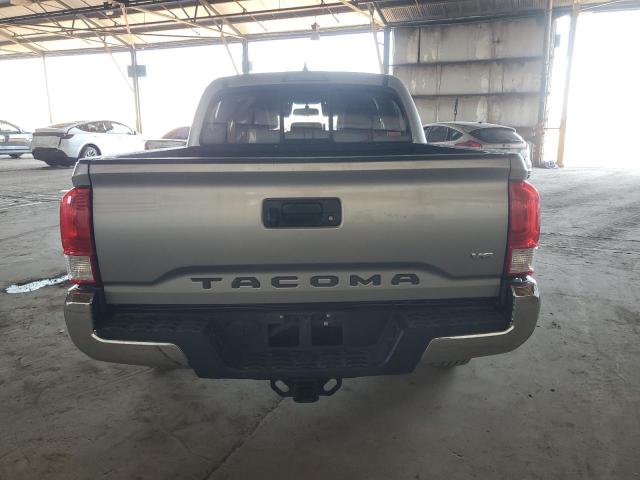 3TMAZ5CN1HM038067 - 2017 TOYOTA TACOMA DOUBLE CAB فضي صورة 6