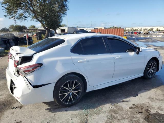 4T1G11AK2PU722392 - 2023 TOYOTA CAMRY SE NIGHT SHADE WHITE photo 3