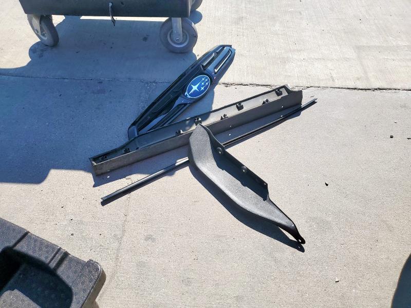 JF2SKAEC8NH417386 - 2022 SUBARU FORESTER PREMIUM GRAY photo 13