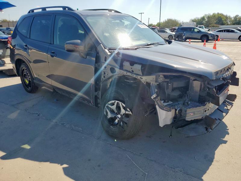 JF2SKAEC8NH417386 - 2022 SUBARU FORESTER PREMIUM GRAY photo 4