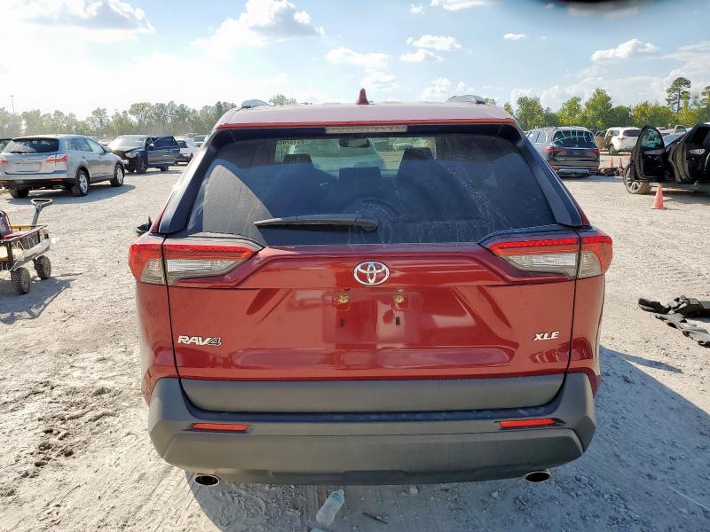 JTMW1RFV5KD033294 - 2019 TOYOTA RAV4 XLE Красный фото 6