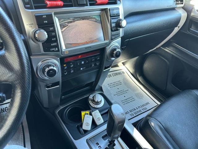 JTEBU5JR8A5025591 - 2010 TOYOTA 4RUNNER SR5 GRAY photo 11