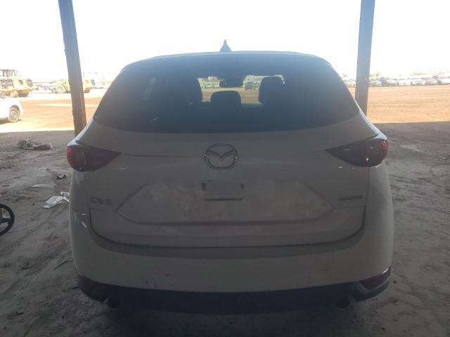 JM3KFADM2L0841114 - 2020 MAZDA CX-5 GRAND TOURING WHITE photo 6