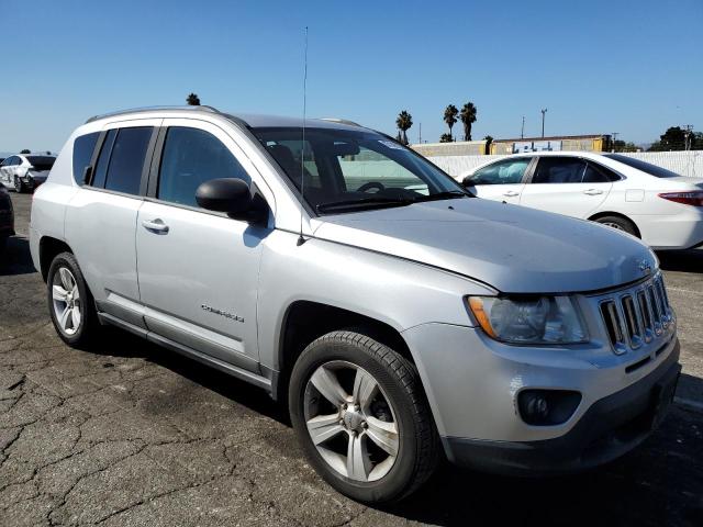 1J4NT1FA3BD260269 - 2011 JEP COMPASS SPORT 银色 照片 4