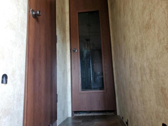 4YDF34029CB630535 - 2012 CAMPER KEYSTONE 双色 照片 5