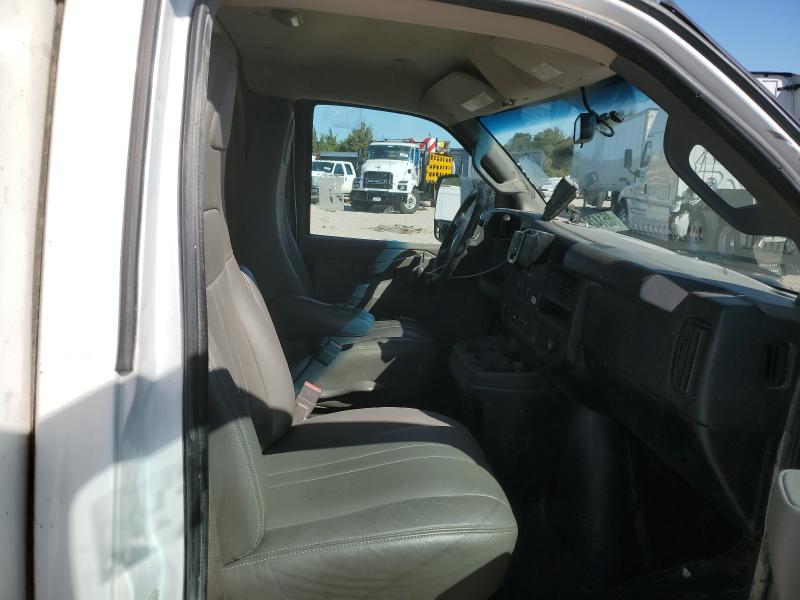 1GB3GSCG2K1271446 - 2019 CHEVROLET EXPRESS WHITE photo 11